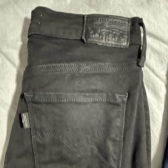 Levi’s Jeans - Picture 2 of 6